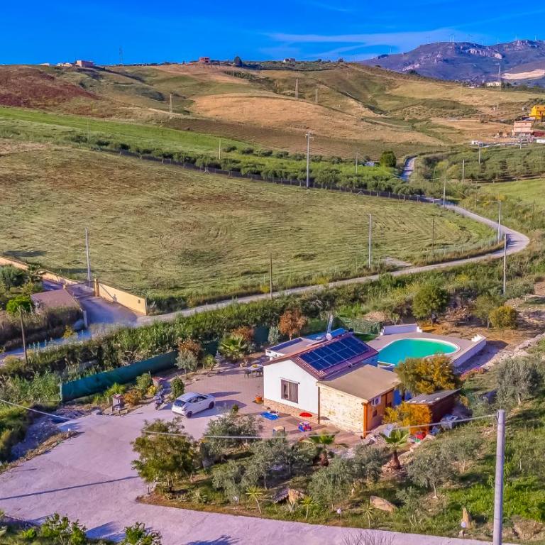 Oasi Relax by Biddizzi Rari - immersa nel verde con Piscina, per Famiglie e Bambini - Villa con 3 Camere da Letto - 2