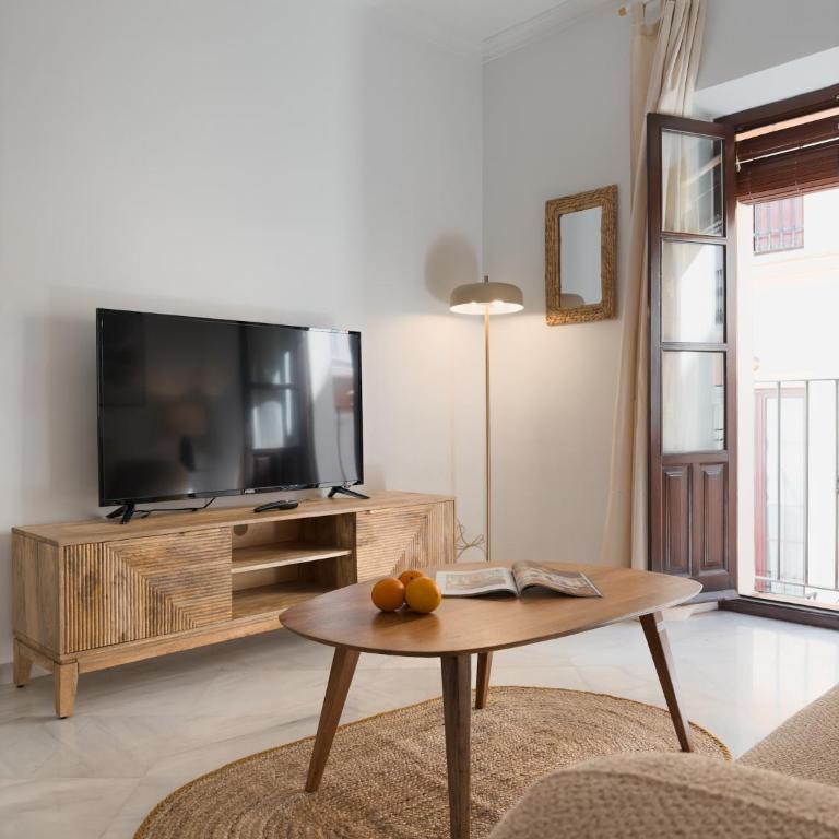 MonKeys Apartments Maestranza - Two-Bedroom Apartment - 5