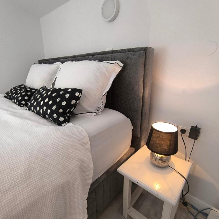 Studio Central - One-Bedroom Apartment - 14