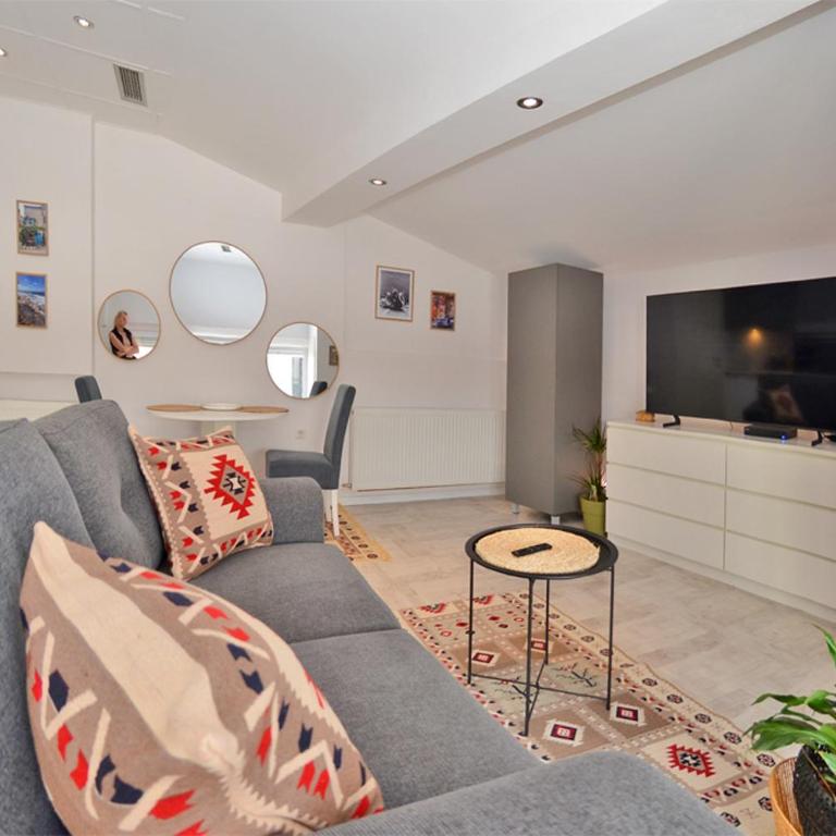 Studio Central - One-Bedroom Apartment - 6