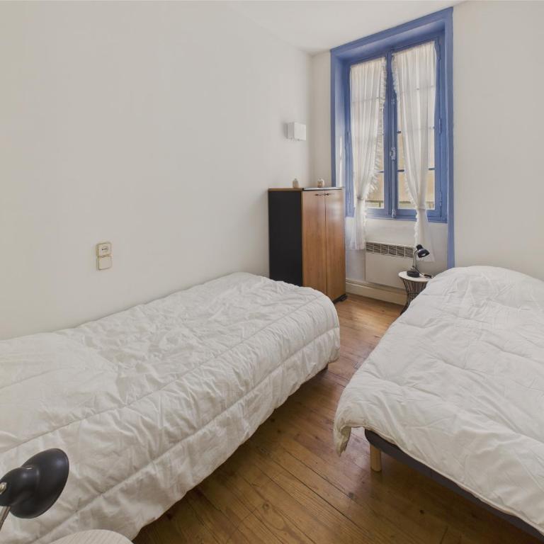 Plein centre ville - maison pour 4 avec terrasse - Vacation Home - 12