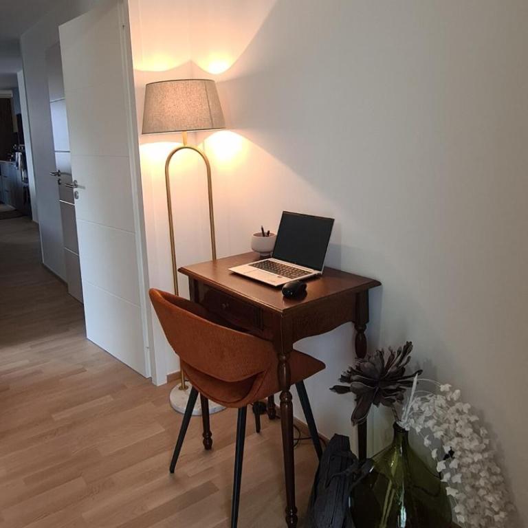 T3 spacieux, proche du lac et du grand port avec garage - Two-Bedroom Apartment with Balcony and Terrace - 9