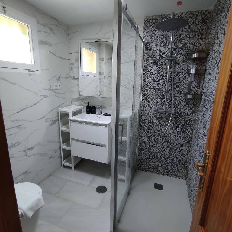 Paraíso del mar- Villa privada con piscina propia y vista al mar cerca de la playa - Casa de 3 dormitorios - 55