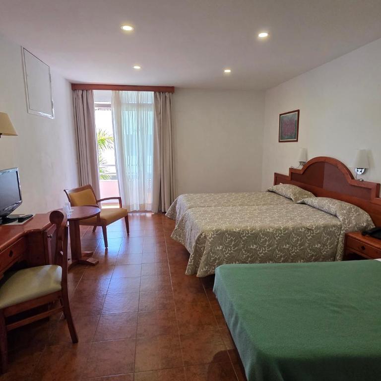 Hotel Monopol - Habitación Doble (3 adultos) - 1 o 2 camas - 3