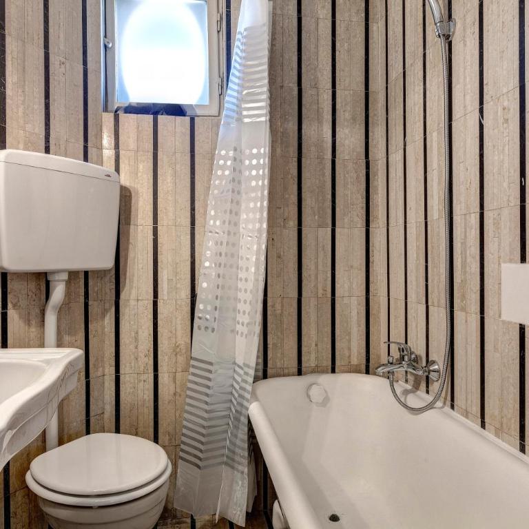 Palestro Apartment by Mamo Florence - Four-Bedroom Deluxe Apartment - 32