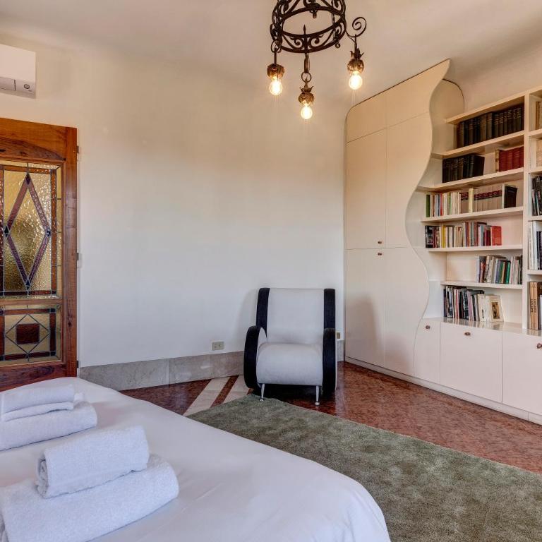 Palestro Apartment by Mamo Florence - Four-Bedroom Deluxe Apartment - 21