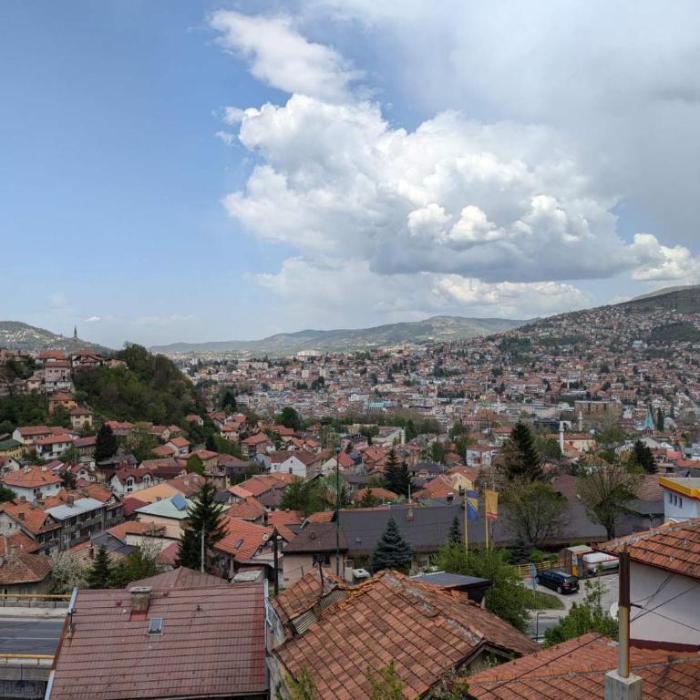 Sarajevo Viewpoint Old Town with Panoramic City Views, Free Parking and Balcony - Two-Bedroom Apartment with City View - 15