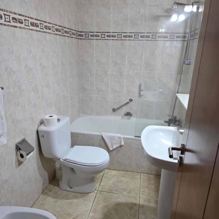 Hotel Monopol - Habitación Doble con balcón - 1 o 2 camas - 5