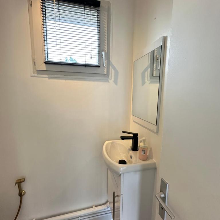 Elegant 2 Bedroom Apartment with Free Parking Paris St-Denis by Immo Kit BNB - Appartement 2 Chambres - 25