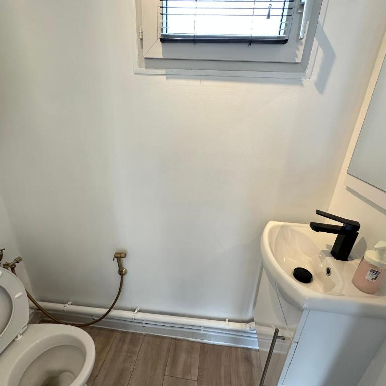 Elegant 2 Bedroom Apartment with Free Parking Paris St-Denis by Immo Kit BNB - Appartement 2 Chambres - 24