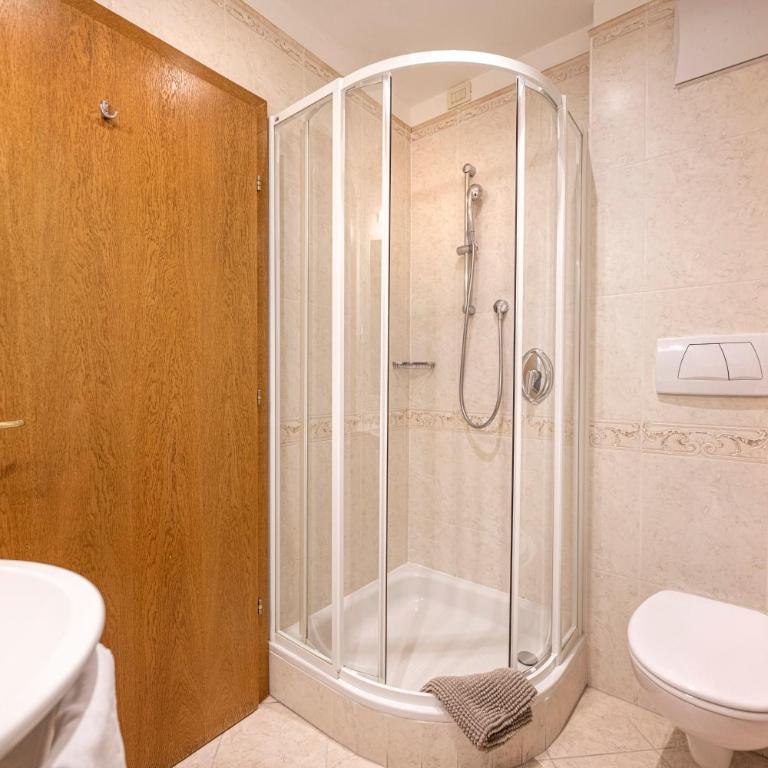 Hotel Touring Dolomites - Camera Comfort Matrimoniale/Doppia con Letti Singoli - 2
