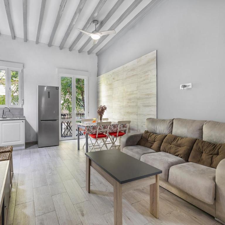 Modern & Bright Loft Near Market - Loft - 3