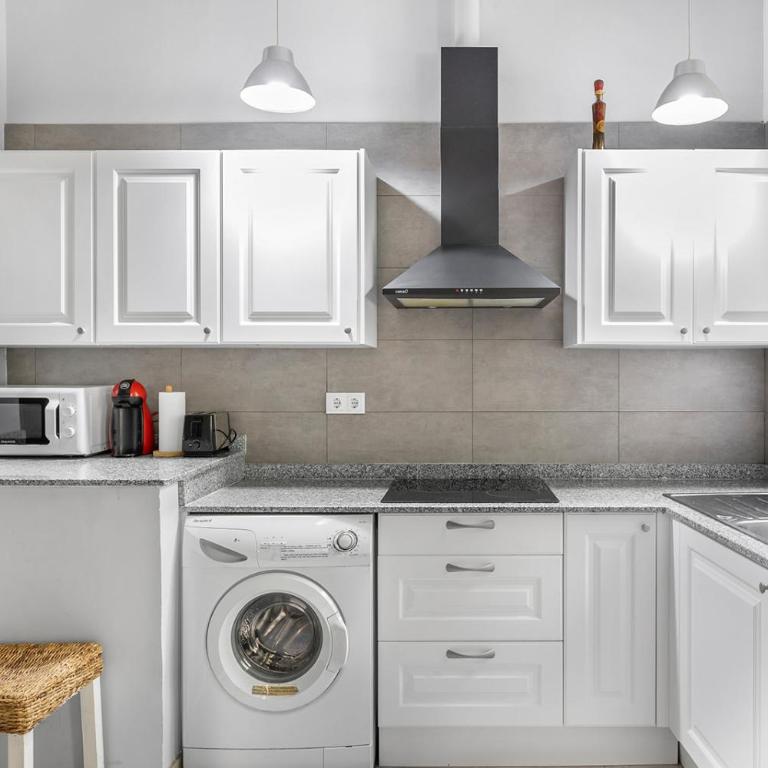 Modern & Bright Loft Near Market - Loft - 10