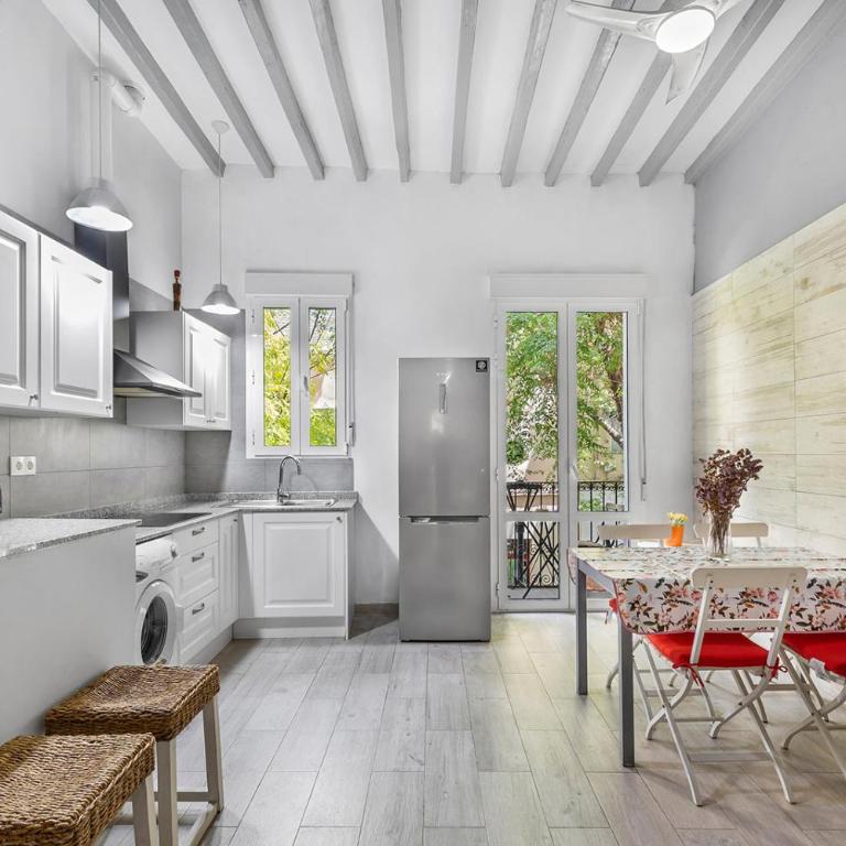 Modern & Bright Loft Near Market - Loft - 11