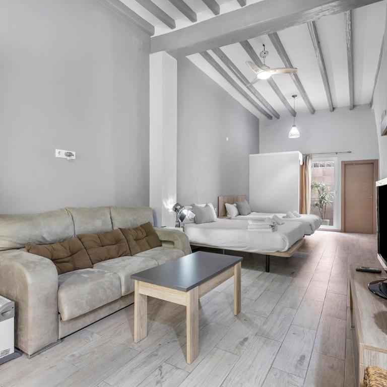 Modern & Bright Loft Near Market - Loft - 2