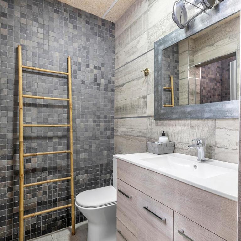 Modern & Bright Loft Near Market - Loft - 17