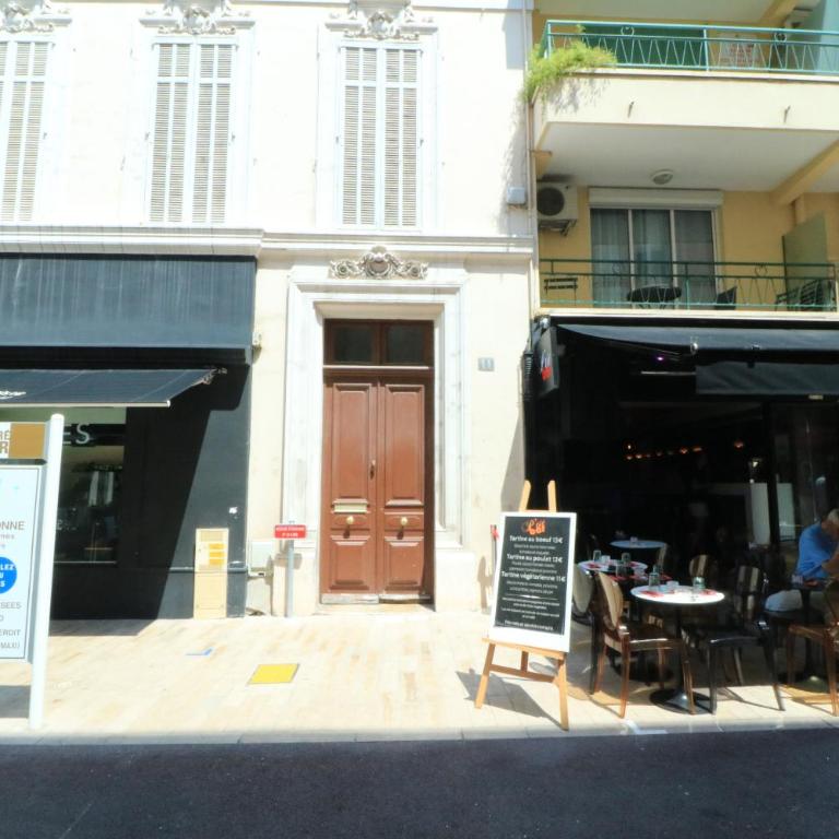 Lumineux 2 chambres, CARRE D'OR-COEUR DE CANNES A2B196 - Apartment mit Stadtblick - 26