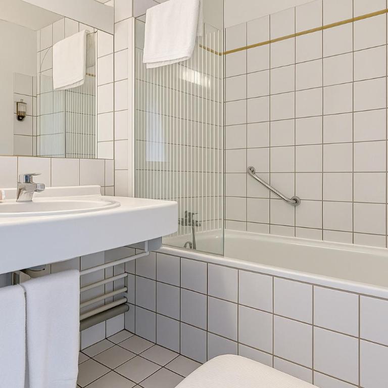 Logis Hôtel les Chatelminés - Chambre Familiale avec Balcon - 3