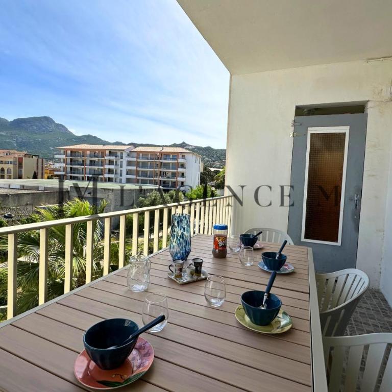 Appartement Colomba - parking, terrasse, centre Calvi & plage à pied - 6 couchages - Appartement 2 Chambres - 12