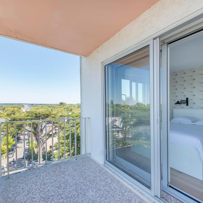 Vue sur mer La Baule Victoria - Three-Bedroom Apartment with View - 20