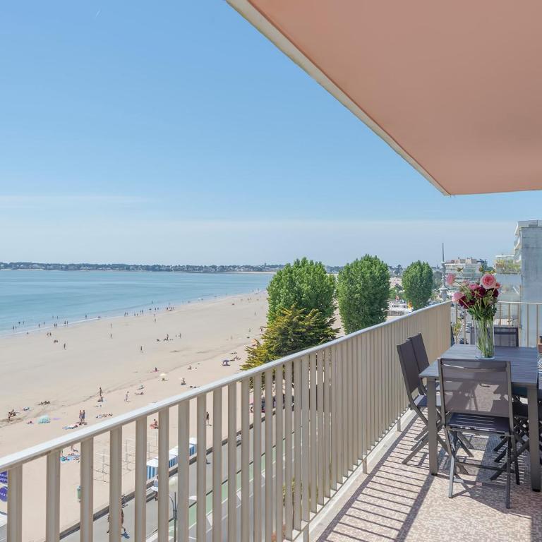 Vue sur mer La Baule Victoria - Three-Bedroom Apartment with View - 4