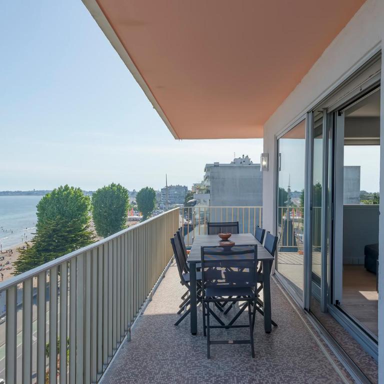 Vue sur mer La Baule Victoria - Three-Bedroom Apartment with View - 37