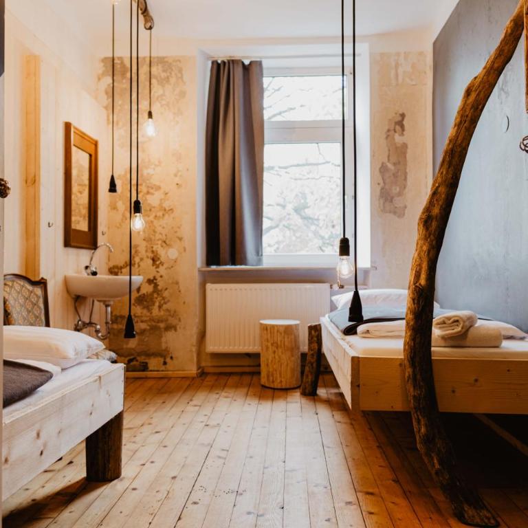 The Keep Eco Rooms - Dreibettzimmer mit eigenem Bad - 31