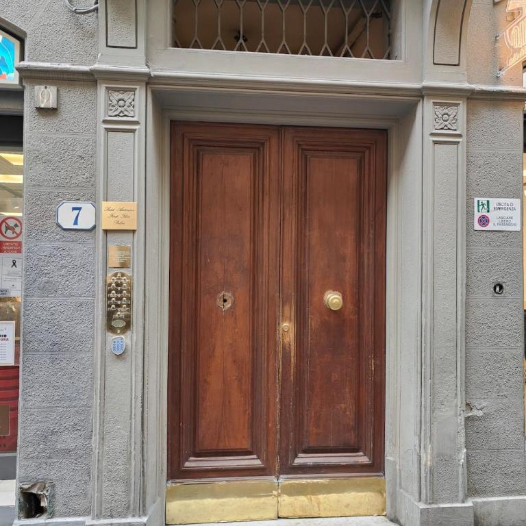 San Antonino Elegant Renovated Cosy Central Plus - Appartamento con 2 Camere da Letto - 6