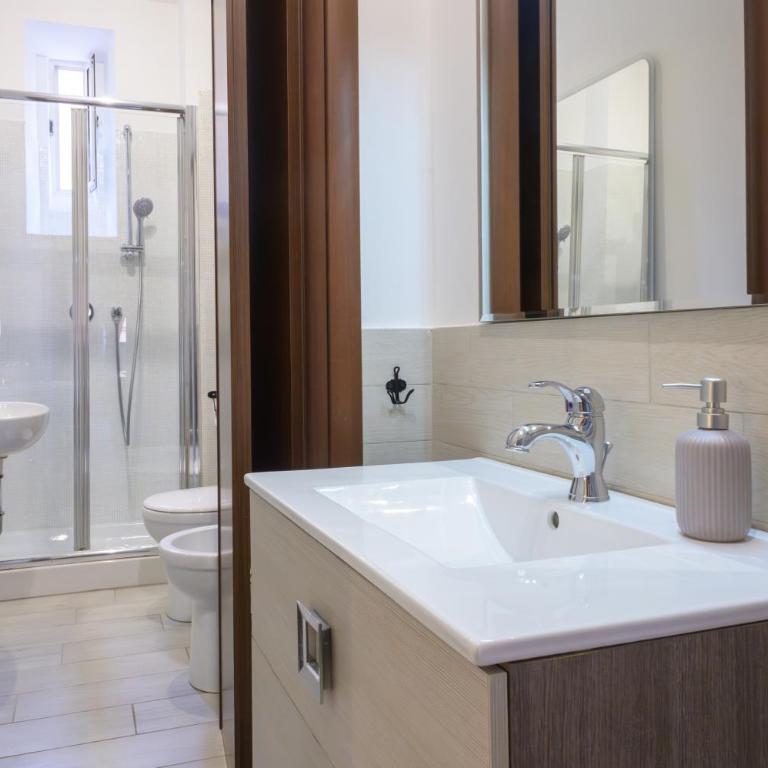 Trastevere Home Garibaldi 14 - Appartamento con 2 Camere da Letto - 48