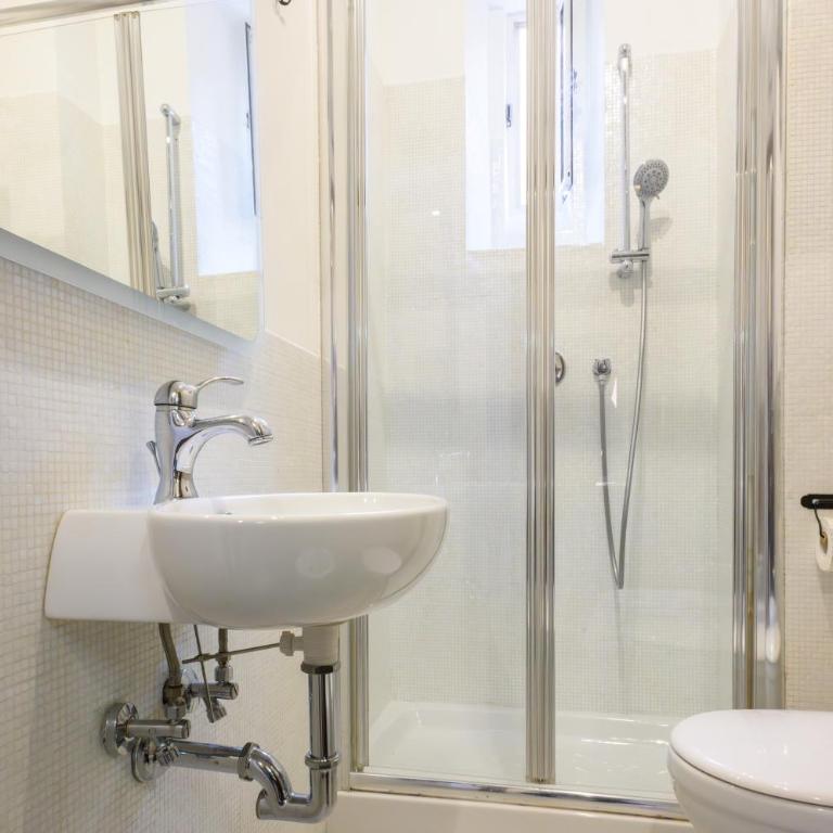 Trastevere Home Garibaldi 14 - Appartamento con 2 Camere da Letto - 59