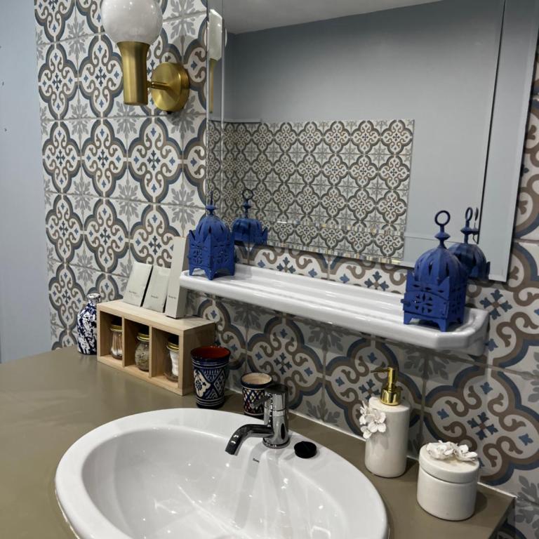 Suite Une Bulle d Evidence avec baignoire spa - Chambre Double Deluxe avec Baignoire - 2