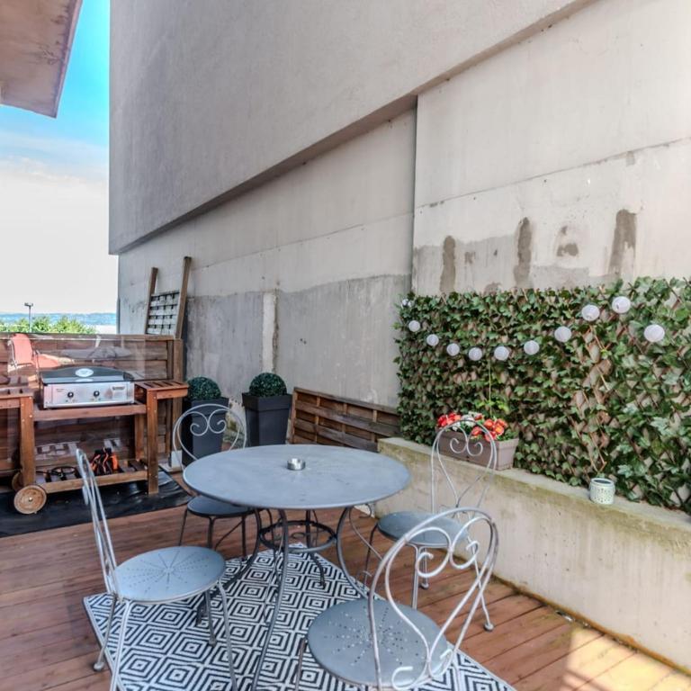 T2 centre ville, 150m du lac, parking - Thermes - Appartement 1 Chambre - 16