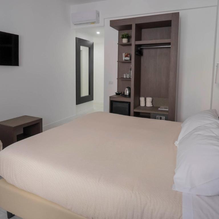 Il Perugino Guest House - Triple Room with Private Bathroom - 5