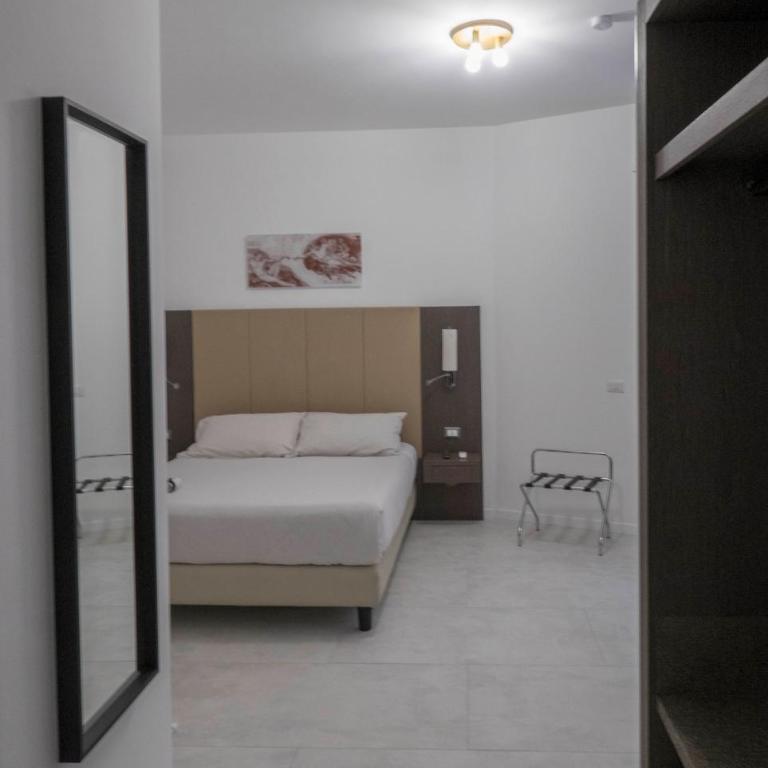 Il Perugino Guest House - Triple Room with Private Bathroom - 6