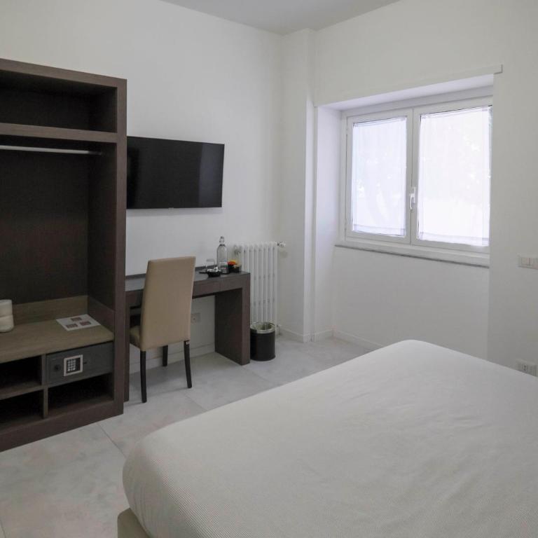 Il Perugino Guest House - Quadruple Room with Private Bathroom - 9