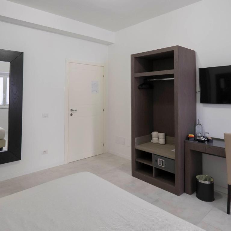 Il Perugino Guest House - Quadruple Room with Private Bathroom - 12