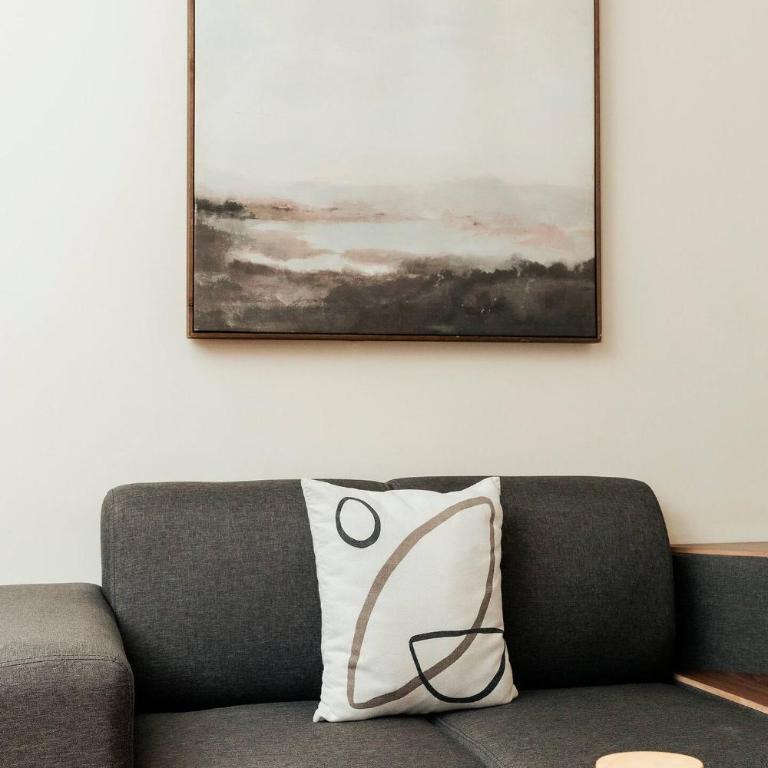 Studio 112 - Stay In Style, Stay Central - One-Bedroom Apartment - 5