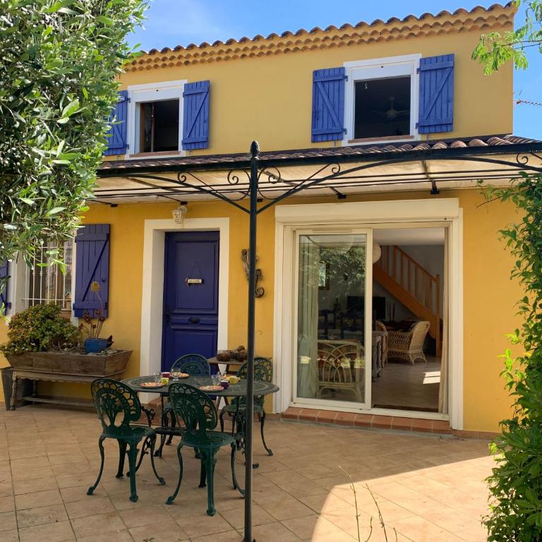 Villa provençale pour 4 adultes et 2 enfants - Three-Bedroom Villa - 2