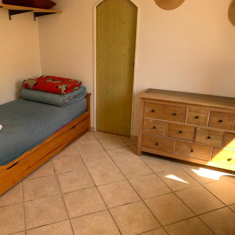 Villa provençale pour 4 adultes et 2 enfants - Three-Bedroom Villa - 9