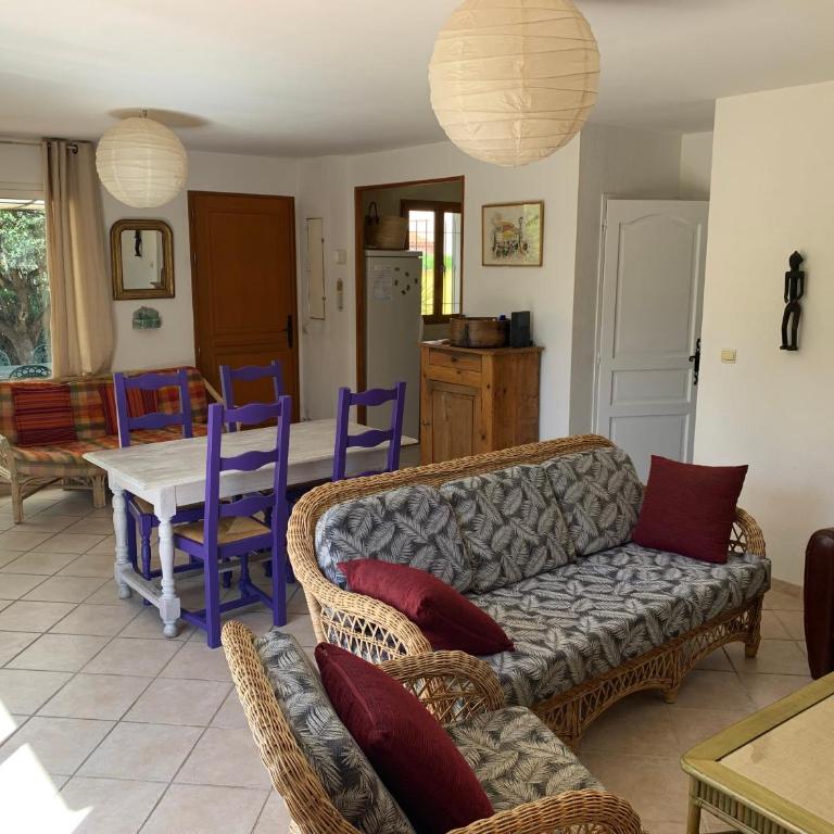 Villa provençale pour 4 adultes et 2 enfants - Three-Bedroom Villa - 5
