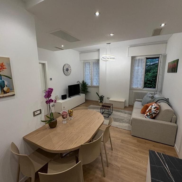Focolare Manzoni - Appartamento con 2 Camere da Letto - 1
