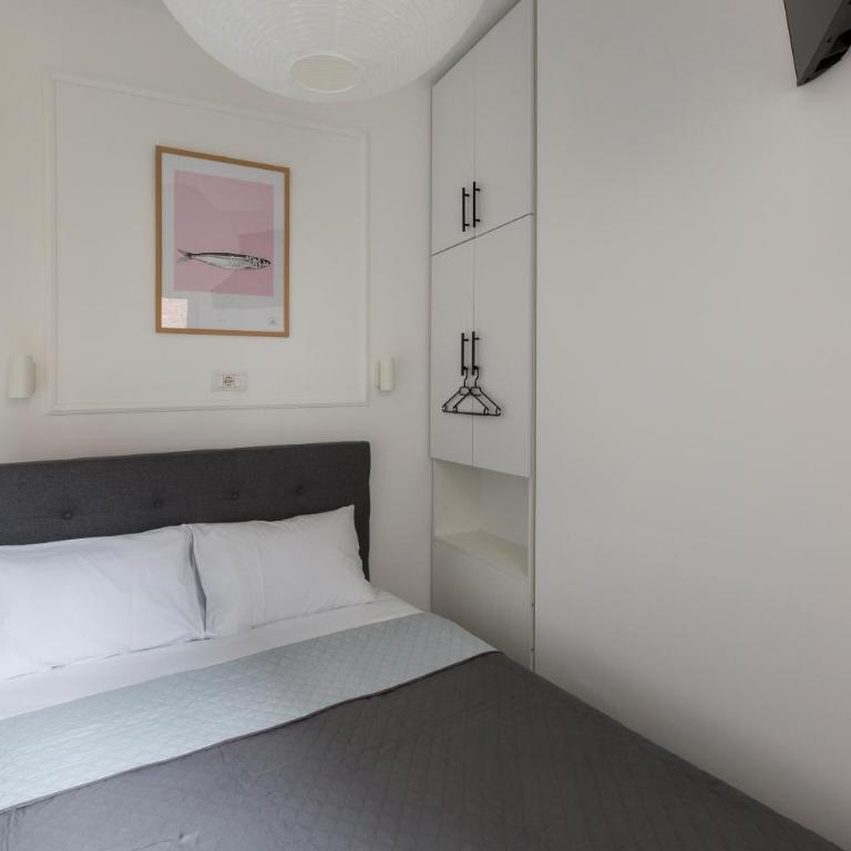 High Note Suites - Double Room with Private Bathroom - 2