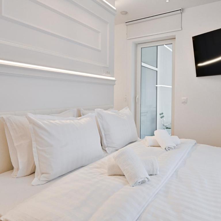 Apartments SOBA - Apartman sa Balkonom - 10