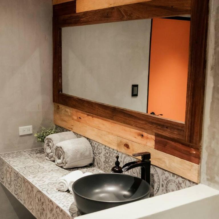 Cozy Modern Suite With Oceanview - Apartment with Sea View - 14