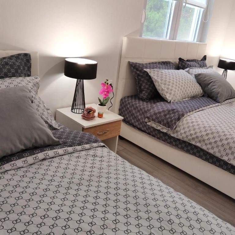 Apartments Honey House - Trokrevetna Soba sa Sopstvenim Kupatilom - 1