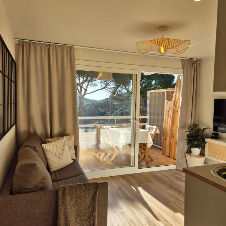 Cosy apartment Cala Canyelles with terrace & shared pool - Apartamento de 1 dormitorio - 1