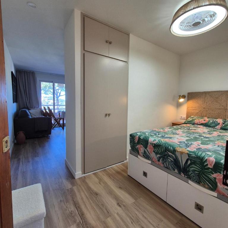 Cosy apartment Cala Canyelles with terrace & shared pool - Apartamento de 1 dormitorio - 8