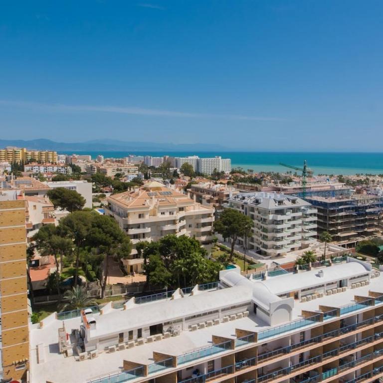 Fantastic seaviews & pool, close to beach - Two-Bedroom Apartment with Balcony and Sea View - 25