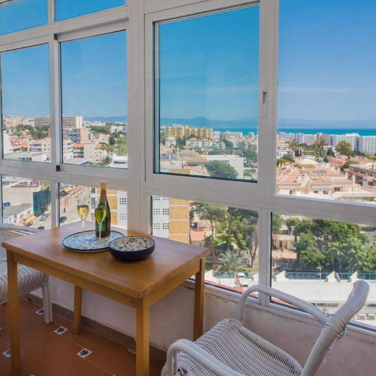Fantastic seaviews & pool, close to beach - Two-Bedroom Apartment with Balcony and Sea View - 15