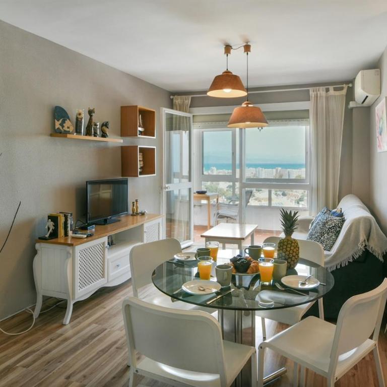 Fantastic seaviews & pool, close to beach - Two-Bedroom Apartment with Balcony and Sea View - 2